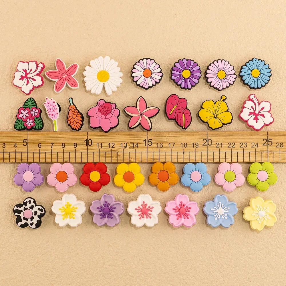 1 قطعة بولي كلوريد الفينيل زهرة الأحذية السحر للنساء الفتيات الصنادل اكسسوارات ساكورا ديزي الأحذية الزينة دبابيس للهدايا صندل أبازيم الهدايا