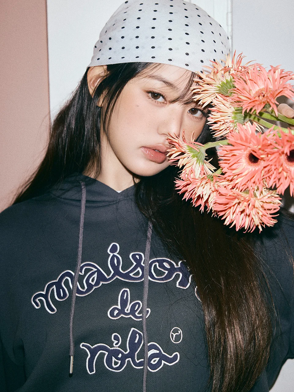 

Свободная толстовка с вышитыми буквами, женская повседневная толстовка, осень-зима, новая удобная хлопковая длинная футболка све