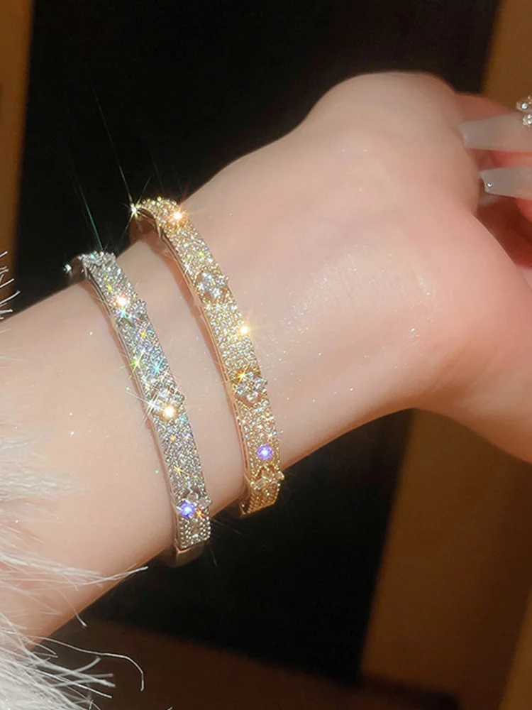 Luxuriöser, glänzender, mit Zirkonia verzierter, vergoldeter, versilberter, modischer Armreif für Frauen, Party, Hochzeit, Alltag, Schmuck