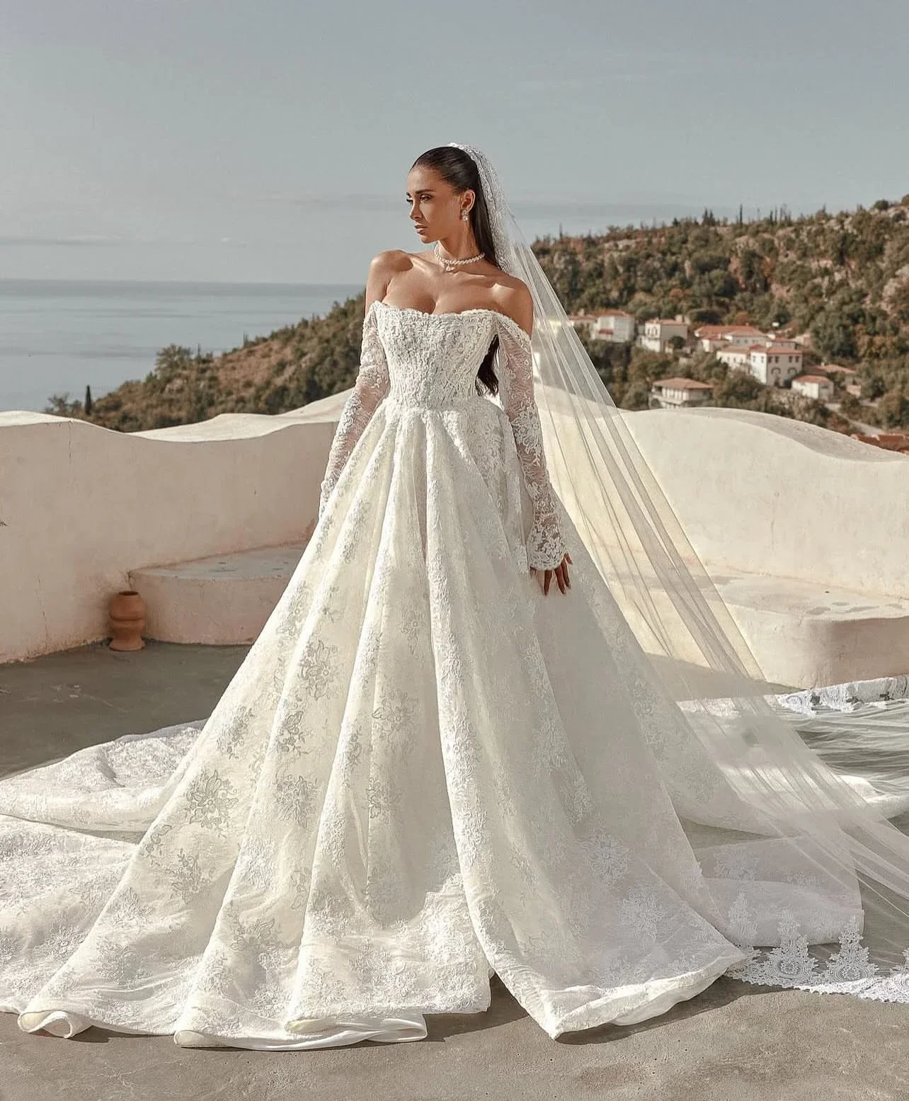 Luxurious White A-Line Lace Decal Women's Wedding Dress Sexy Strapless Strapless Off The Shoulder Ball Bridal Gown Customized