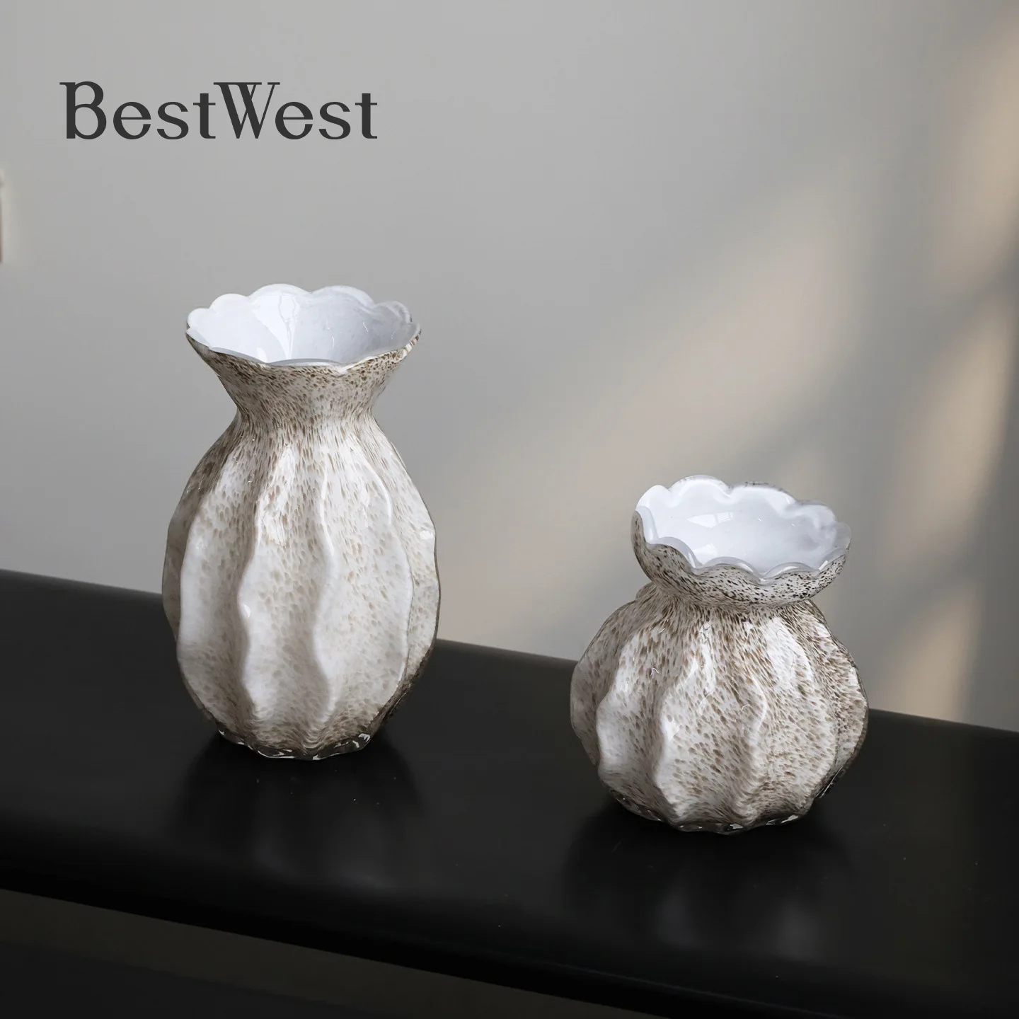 Retro Creative Glass Vase Medieval Ornament Hydroponic Small Flower Ware Exquisite Home Decor for Living Room Dining Table