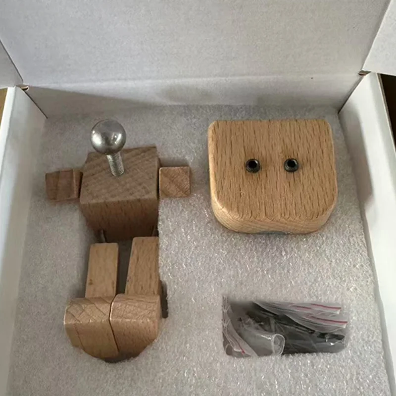 Shaking Wooden Man Figurine Car Decoration Small Ornaments Leg-swinging Robot Figurine Cute Wood Man Car Good Creative Gifts
