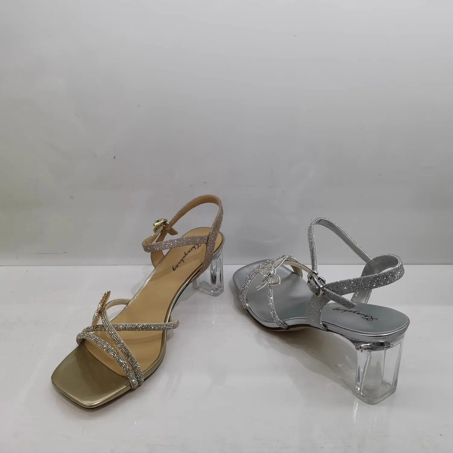 New high quality women's sandals summer square head bright diamond fashion crystal high heel design sense outside sandals