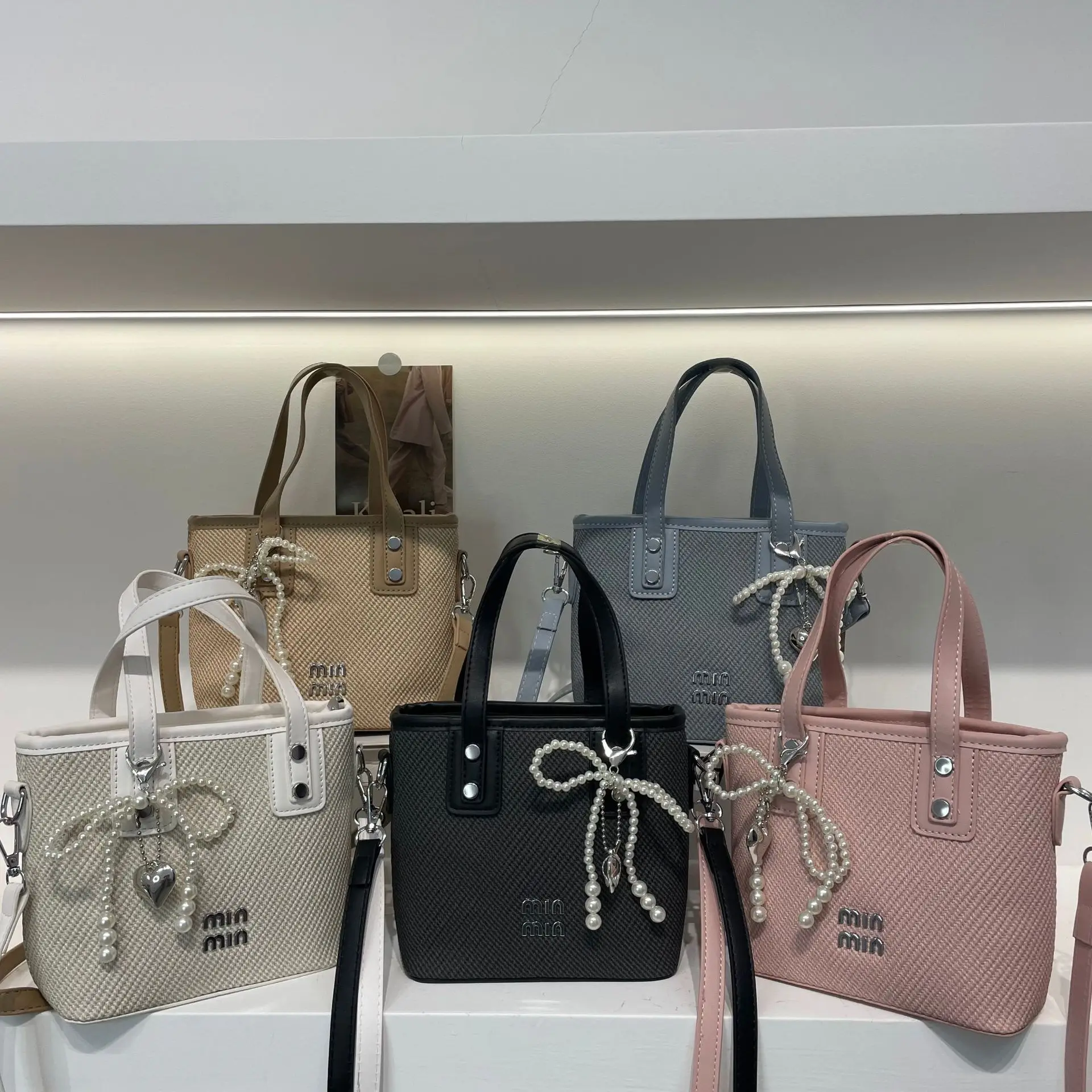 

Женская сумка-ведро New Market 2025 года, многосторонняя сумка через плечо, тканая сумка с верхней ручкой, шикарная и универсальная ​