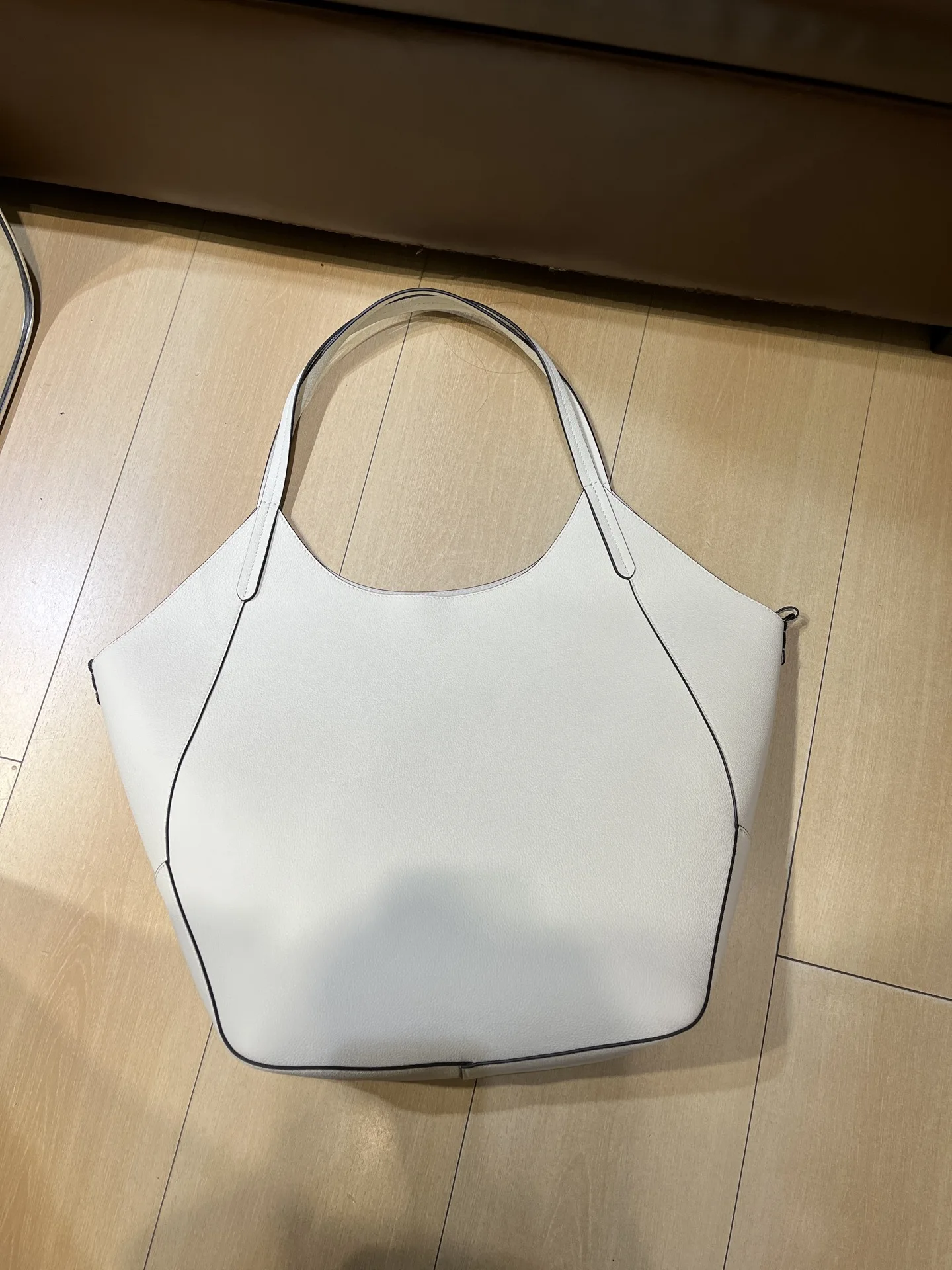 2026年秋冬新作 高品質でおしゃれなラムスキンハンドバッグ - Women X Bags のレビューと価格