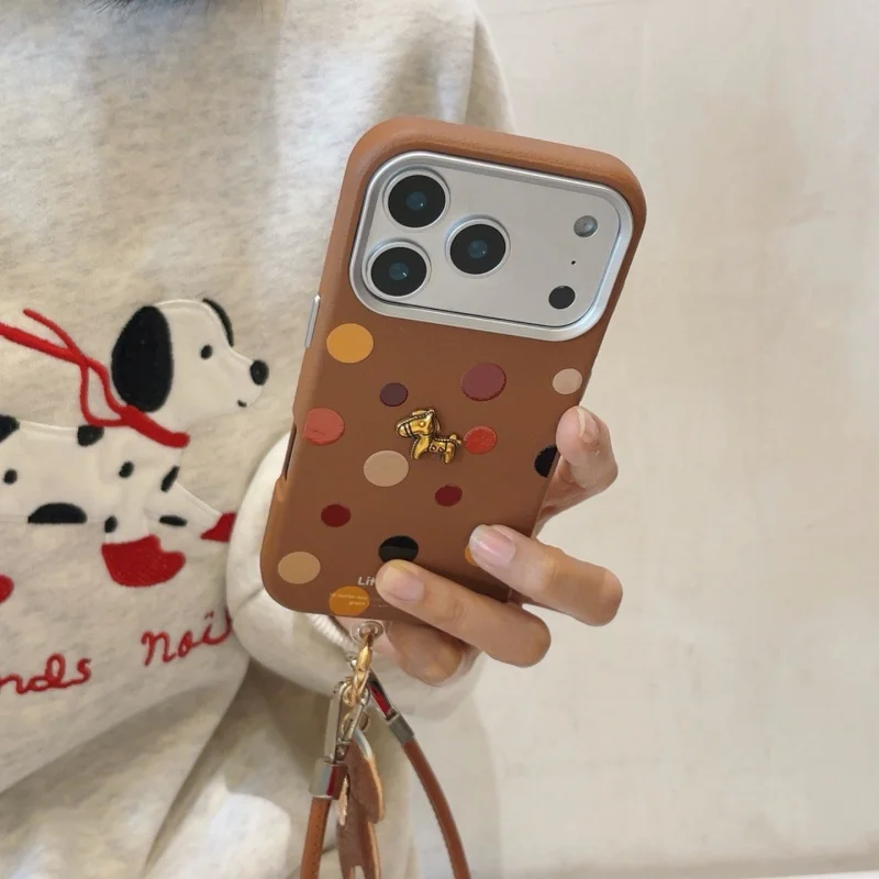 Funda Protectora para Teléfono con Diseño de Caballo 3D en Color Marrón con Lunares para iPhone 17 Pro 14 15 16 Pro Max, con Correa de Mano, Antigolpes, Linda