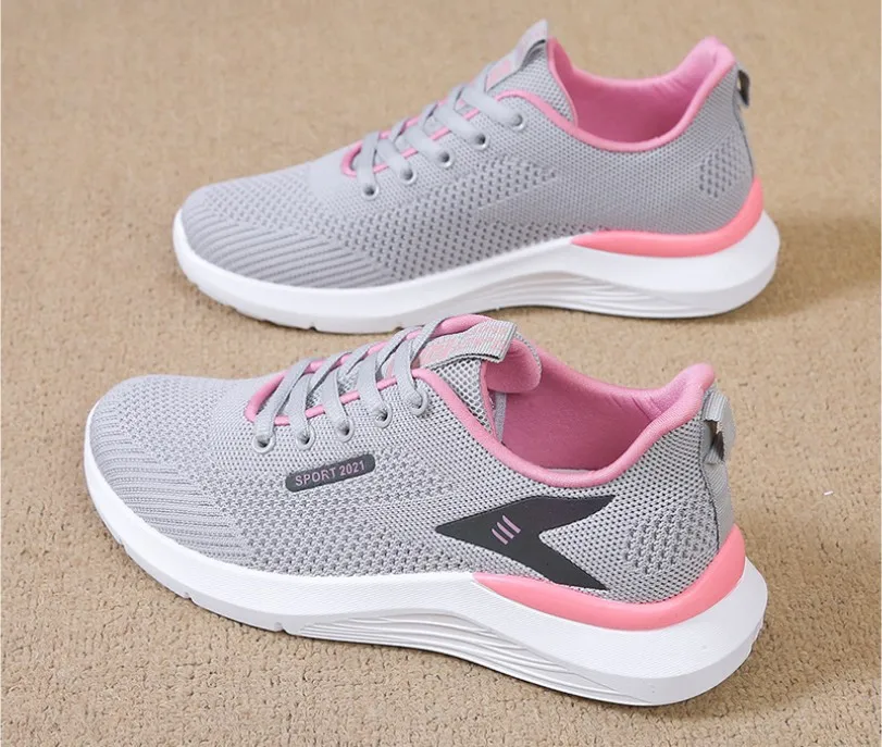 Women's sneakers 2025 new spring and summer fashion versatile soft sole lightweight casual running shoes for children