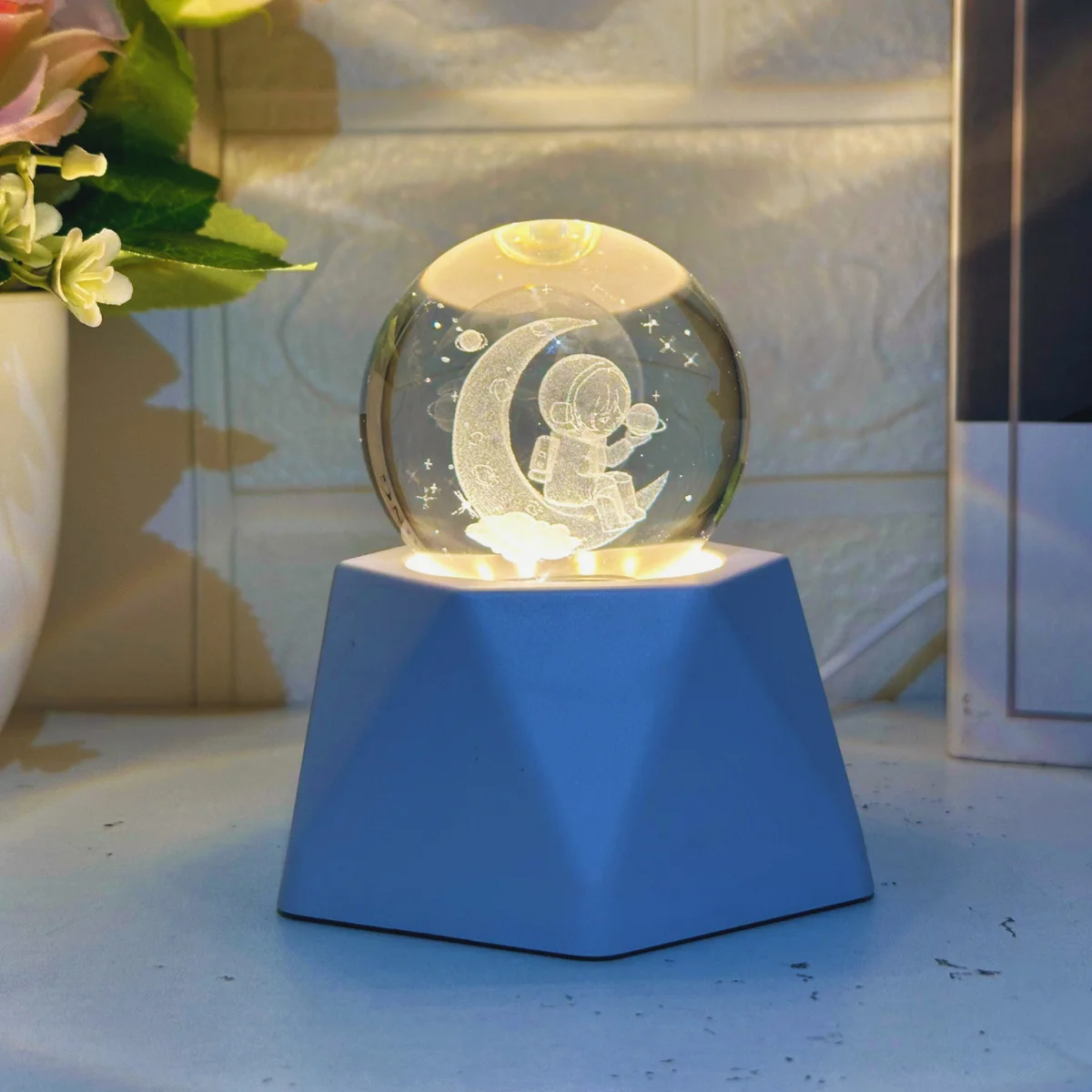 

USB powered 3D crystal ball night light, creative crystal ball night light, desktop decoration, Christmas gift