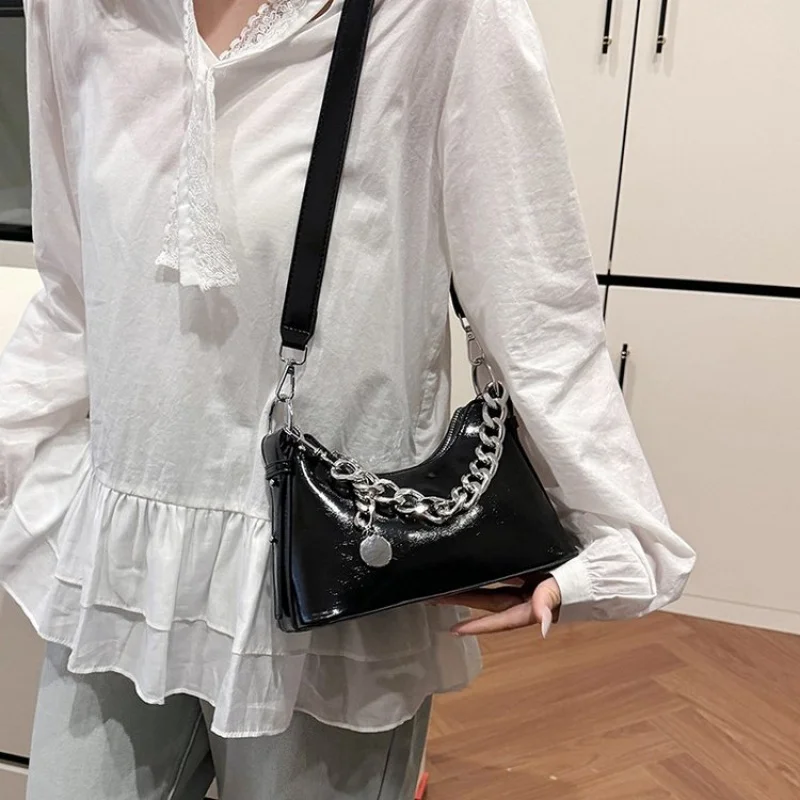 

High-End Ladies Crossbody Bag With Luxury Craftsmanship And Spacious Interior Suitable For Daily Shopping Trips​