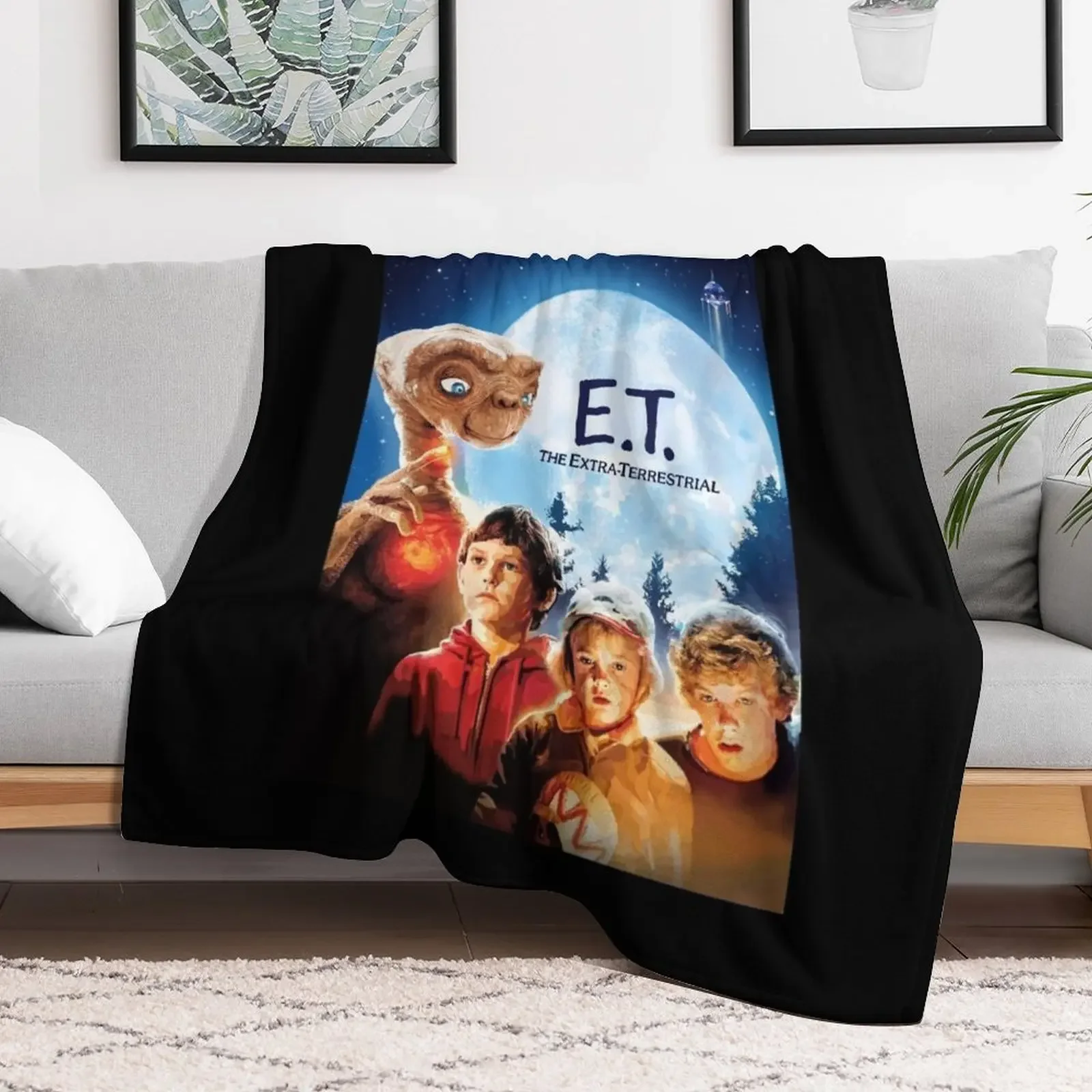 E.T. The Extra- Terrestrial Digital Illustration Throw Blanket Polar Luxury Designer Quilt Blankets