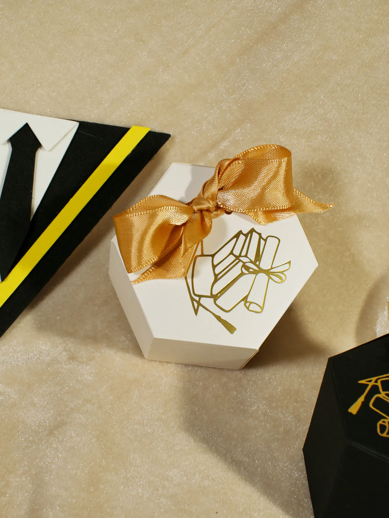 10pcs Graduation season parper candy box, multi-color hexagonal commemorative parper gift box, exquisite gold graduation hat view 4