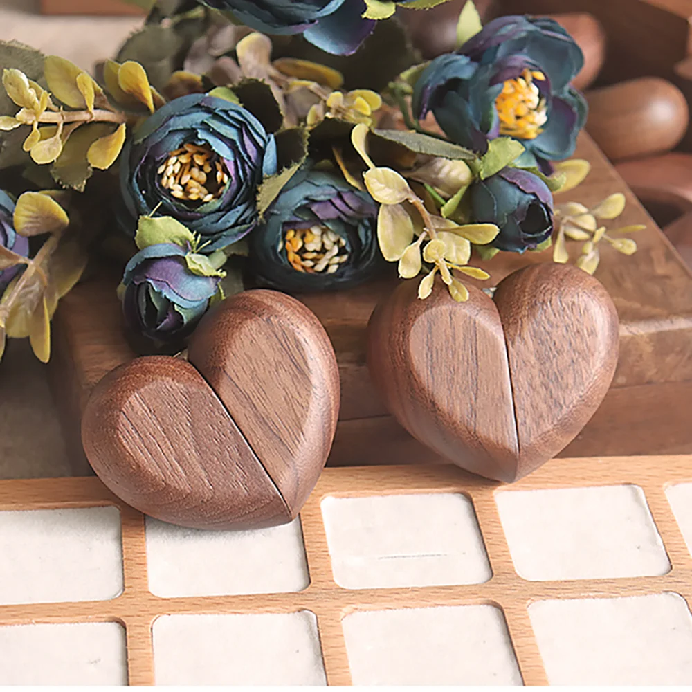 

New Pocket Love Proposal Ring Box Solid Wood Diamond Ring Box Women's Portable Ring Storage Box