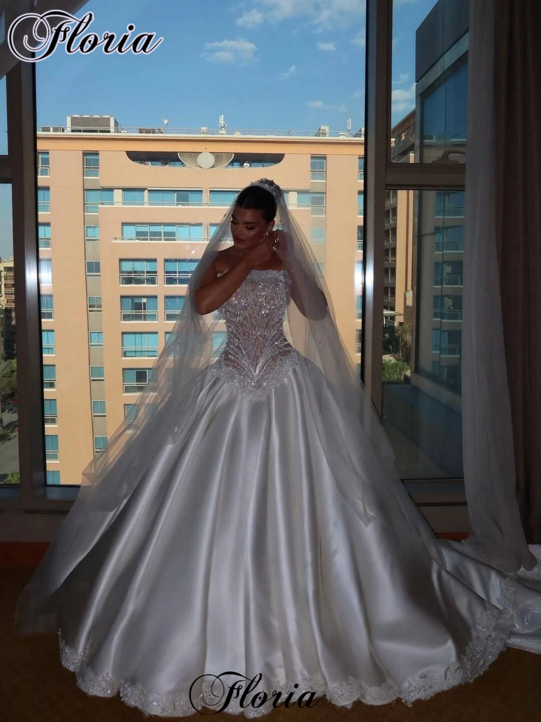 2026 New Elegant White Wedding Dresses Strapless Sleeveless Wedding Gowns Chapel Brides Dresses Vestido Blanco Customized