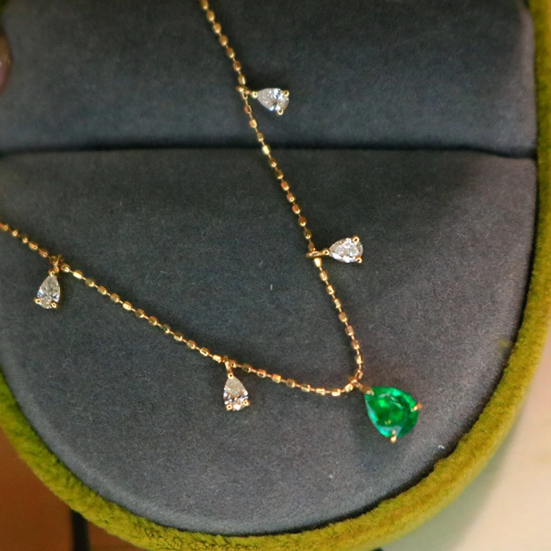 LUOWEND 18K Yellow Gold Necklace Shiny Real Natural Emerald Luxury Diamond Romantic Full Sky Star Design Chain Necklaces