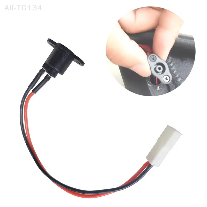 

Waterproof Charging Hole Cover with Cable for OLOEY M365 pro 1S Electric Scooter - Durable Charging Port Accessory