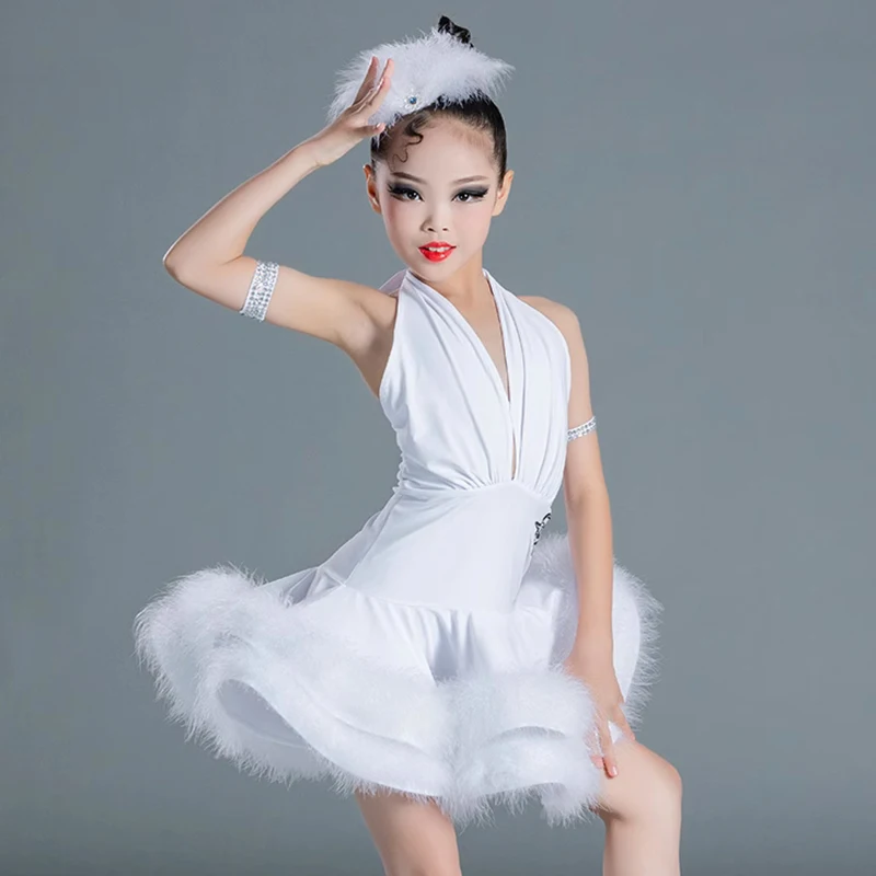 Strój do tańca latynoamerykańskiego dla dzieci, dziewczęcy kombinezon z halterem w kolorze białym i duże spódnice z piór, kostiumy profesjonalne do samby i rumby w stylu kowbojskim.