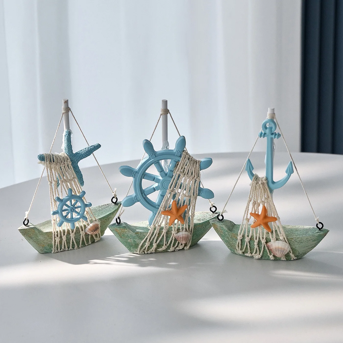 Retro Mediterranean Style Wooden Sailing Boat Ornaments Handmade Fishing Net Small Wood Boat Model Desktop Crafts Gift Home Deco