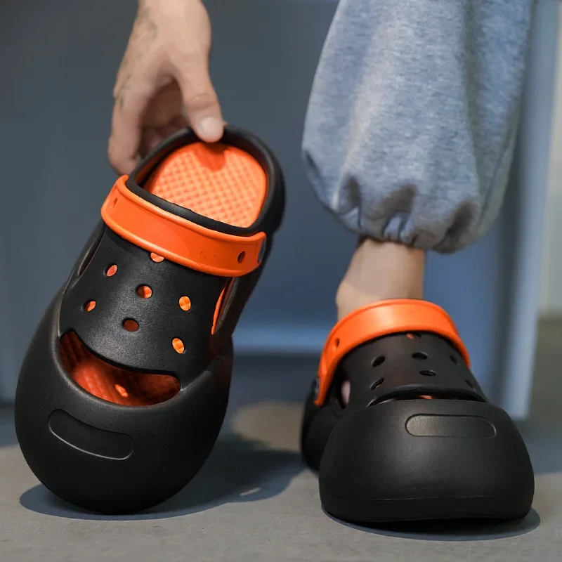 

Shoes with a sense of shit in summer 2024 new fashion home soft-soled non-slip wearing thick-soled beach sandals and slippers