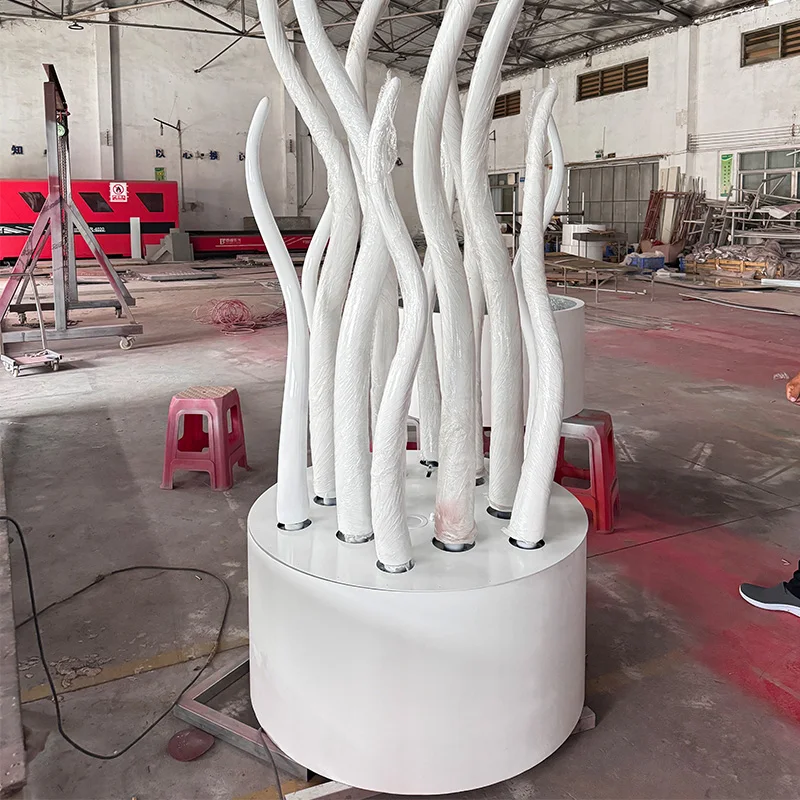 جهاز المناظر الطبيعية المصنوع من الألياف الزجاجية المزخرف لقنديل البحر الخيال العلمي يدور 360 درجة