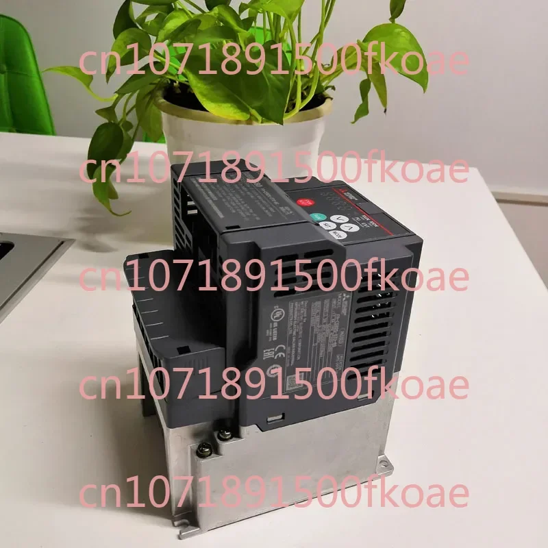 100% New Original FR-CS80 Series Single Phase  Inverter Pure Sine Wave 100w FR-CS82S-070-60