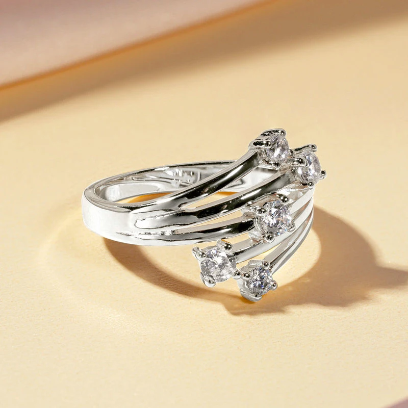 رائعة 14k مطلية بالذهب متناظرة السيدات خواتم تألق AAAAA مكعب زركونيا خاتم الموضة للنساء تاريخ مجوهرات الحفلات هدية