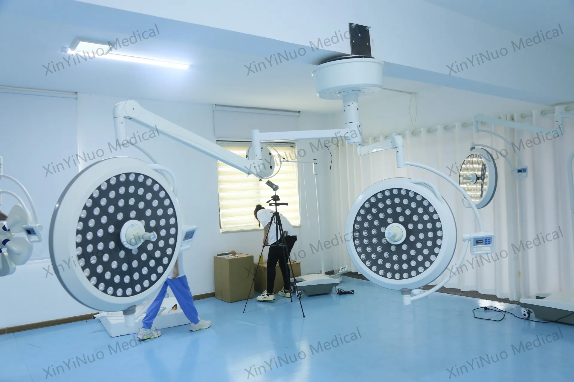 Medical Operation Lamp LED700+700 Shadowless Medical       Light Lamp Ceiling Operating Light