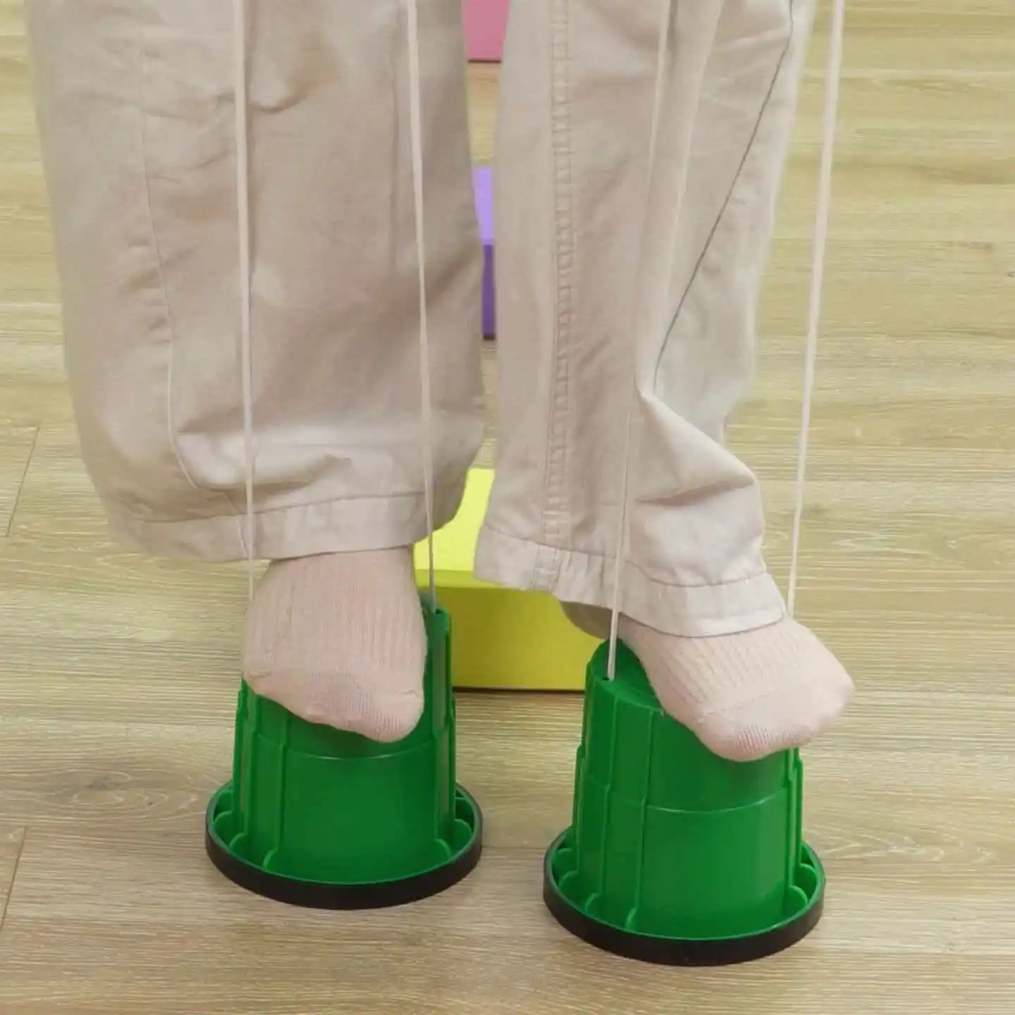 Trampoli a Secchio per Camminare in Plastica Antiscivolo, Giocattoli Sensoriali per Bambini, Giochi per Parco Giochi Interno ed Esterno per Equilibrio e Coordinazione