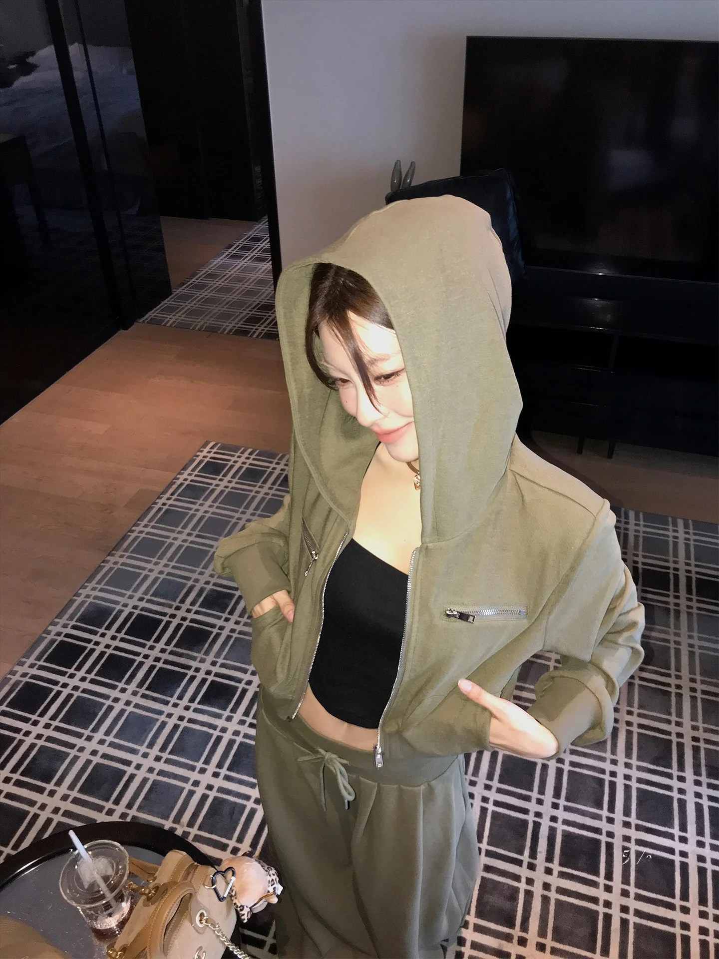 

Худи LIONE Military с капюшоном и шнурком, повседневный комплект в стиле матча, женская осенняя коллекция, свободный крой