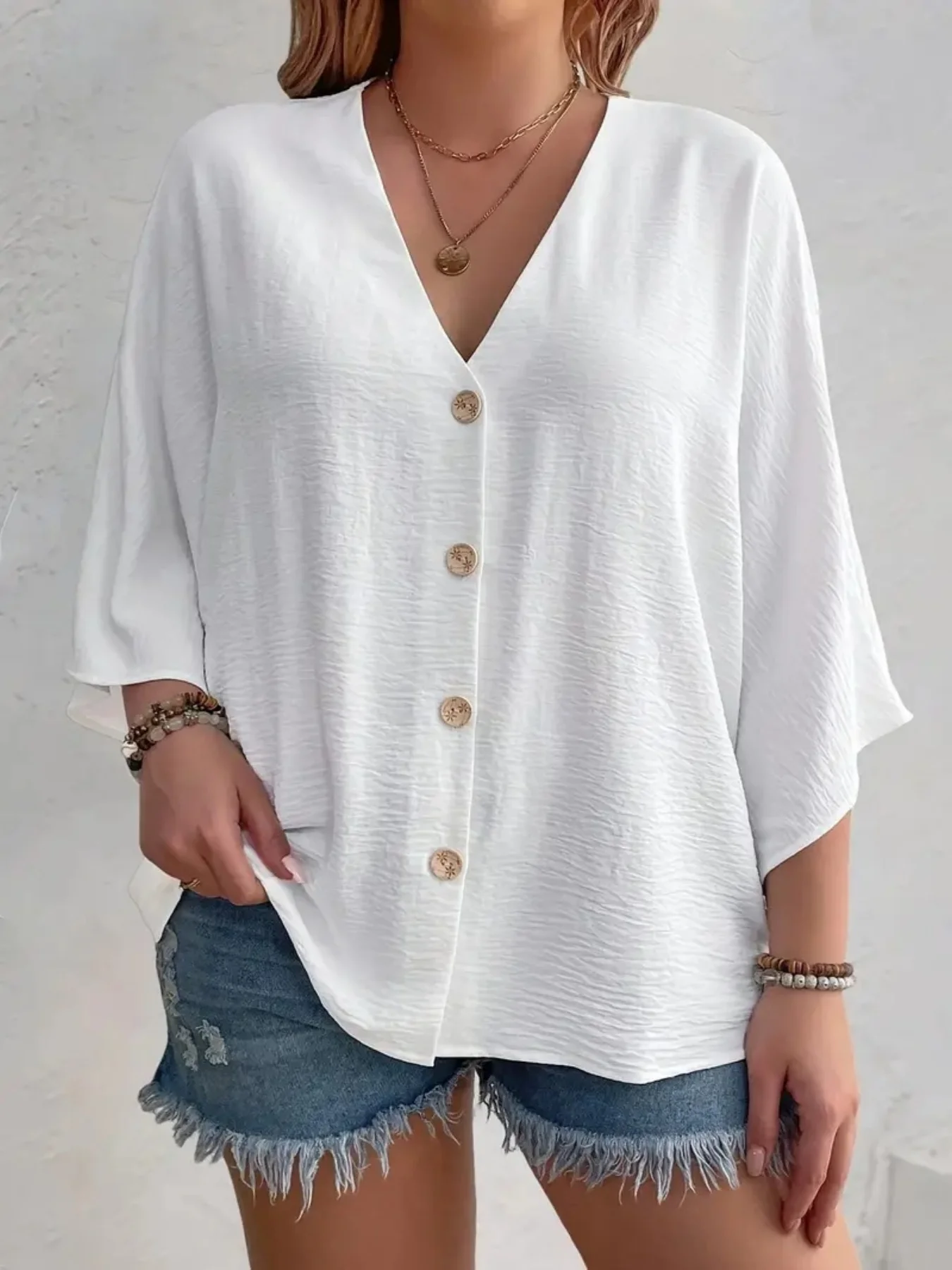 Women's Plus-size T-shirt Solid Color Breathable Spring/summer V-neck Button Travel Casual Wear with European and American Style