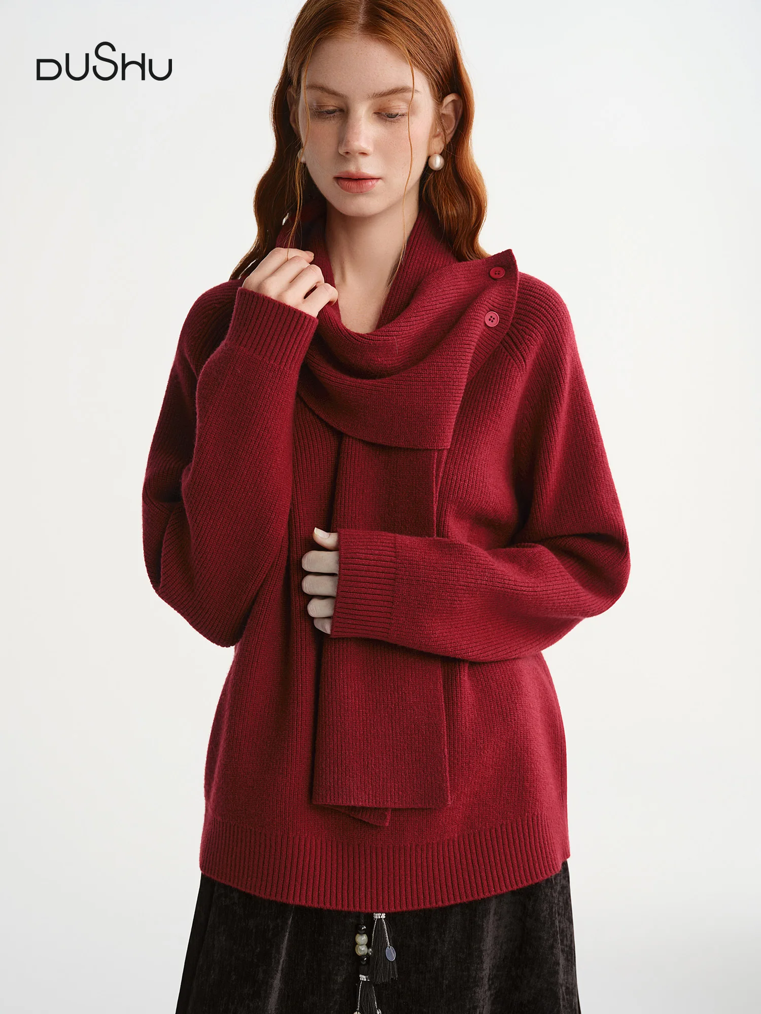 

DUSHU Plus-size Women's Detachable Scarf Knitwear High-end Red Festive Sweater Versatile and Casual for Autumn Winter