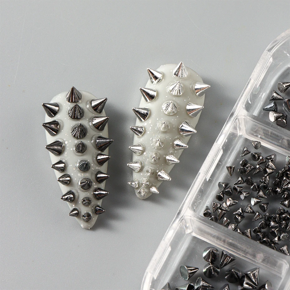 6 compartimentos de tachuelas metálicas punk para uñas, color dorado/plata/negro, conos y púas, joyas de arte de uñas, tachuelas mini de aleación 5