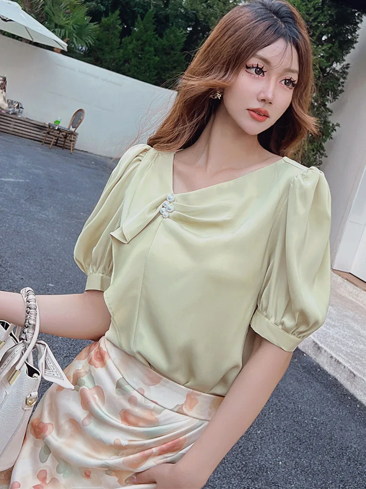 Dabuwawa Inclined Ruffled Blouses Women's 2023 Summer New Puff Sleeve Shirt Pearl Office Lady Top DM1BST053