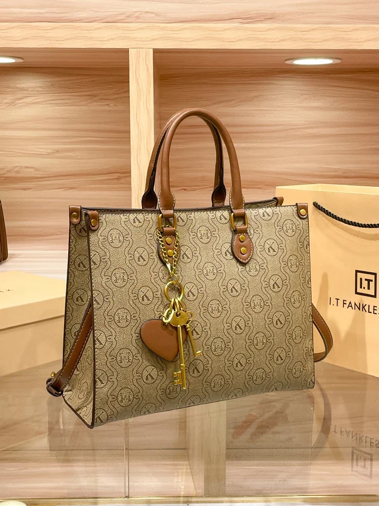 

Commuter Versatile Leather Tote Bag Large Capacity File Tote Bag