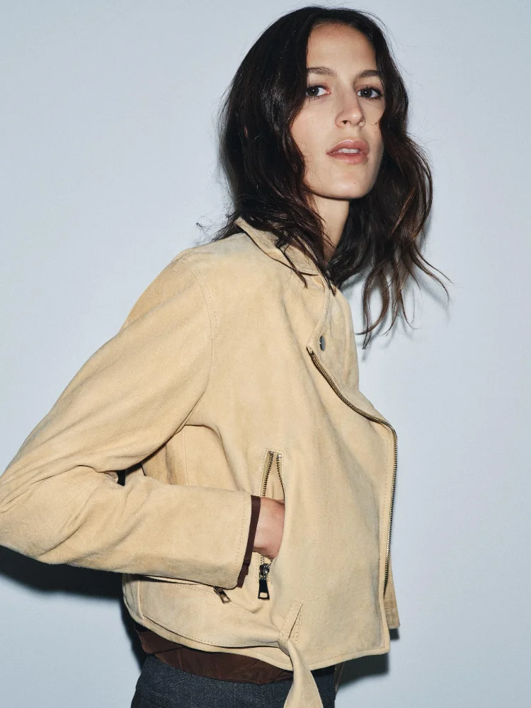 

Женская модная короткая замшевая куртка с лацканами, повседневная свободная куртка с длинным рукавом и v-образным вырезом на молнии с карманами, женская одежда 2025 г., повседневная уличная одежда