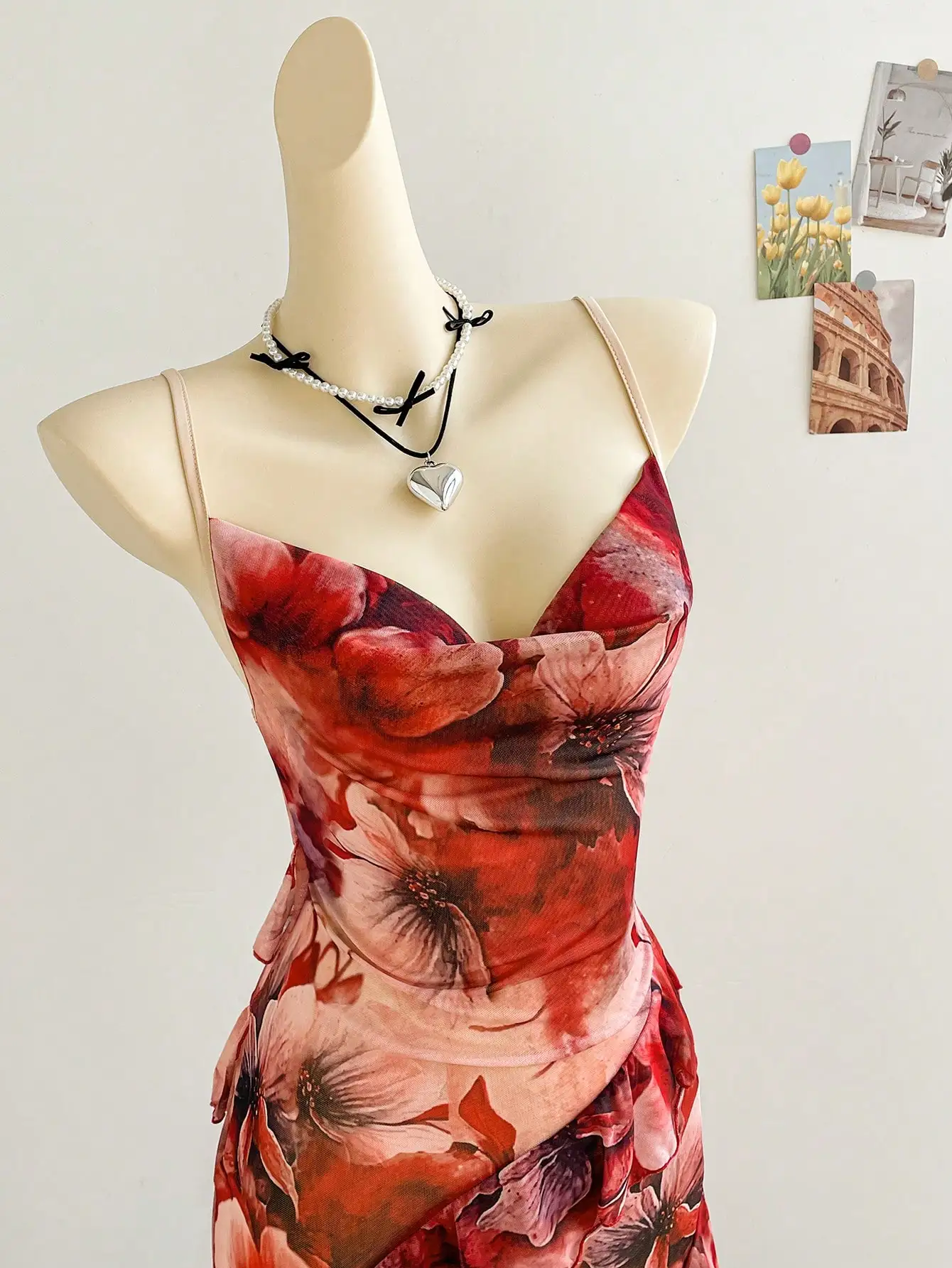 솔레아 여성용 휴가복 컬러풀 레트로 플로럴 프린트 드레이프 넥 레이어드 러플 트림 캐미 맥시 드레스