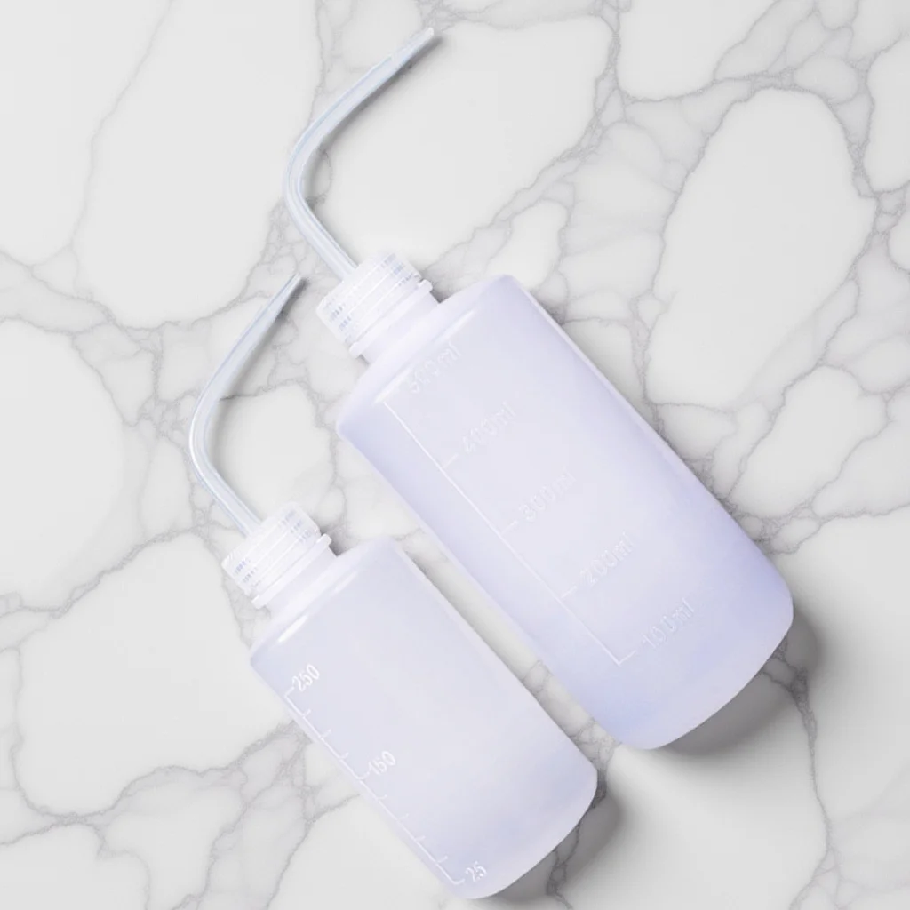 2pcs 250/500Ml Squeeze Bottle For Lab Use Plastic Safety Wash Bottle With Bend Nozzle Clear Scale Flow Control Lightweight