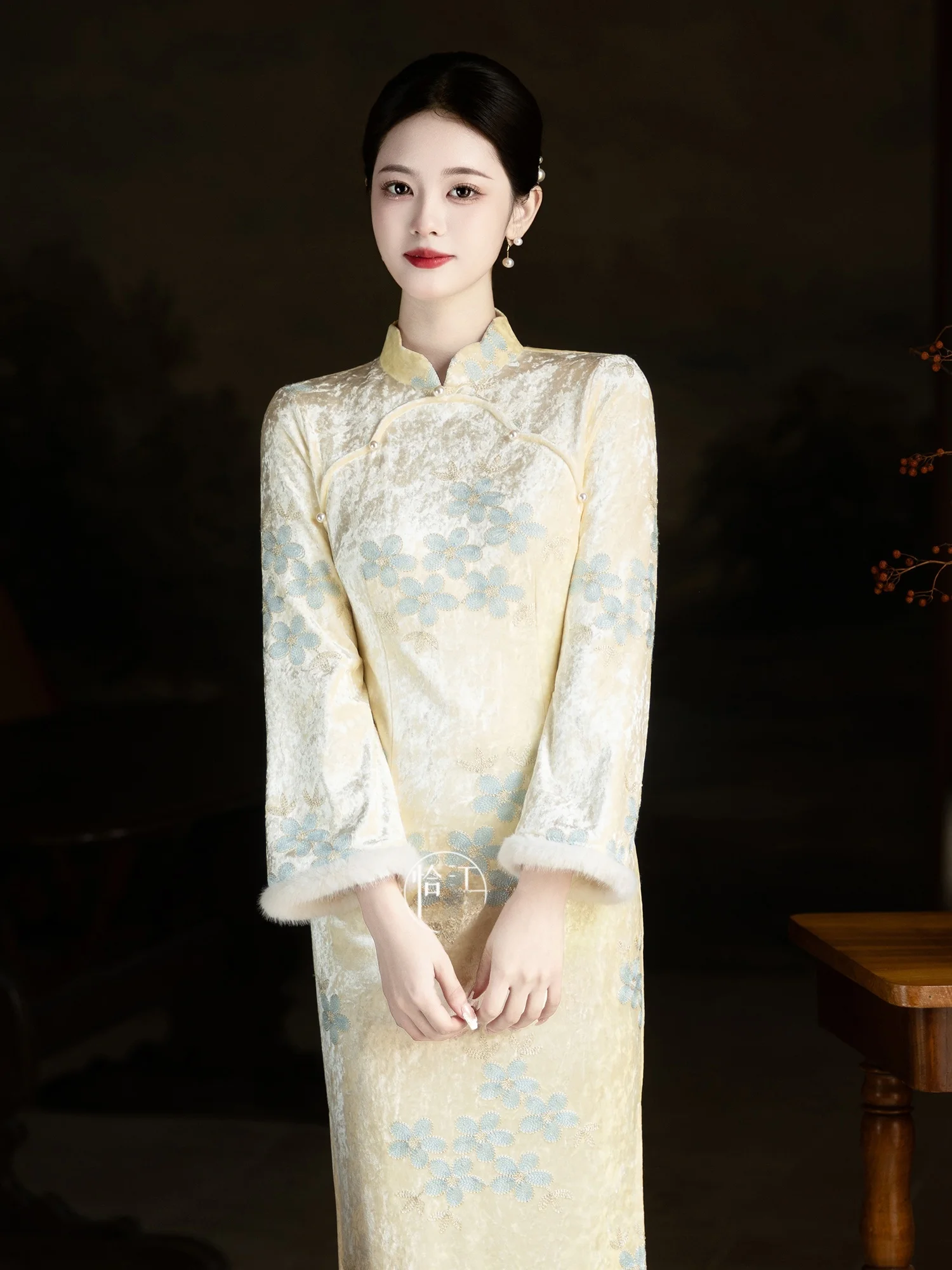 

Ele Young Women's Long Sve Floing Qipao Dr Warmth Lined Traditional Chinese Sle New Arrival Winter Faion
