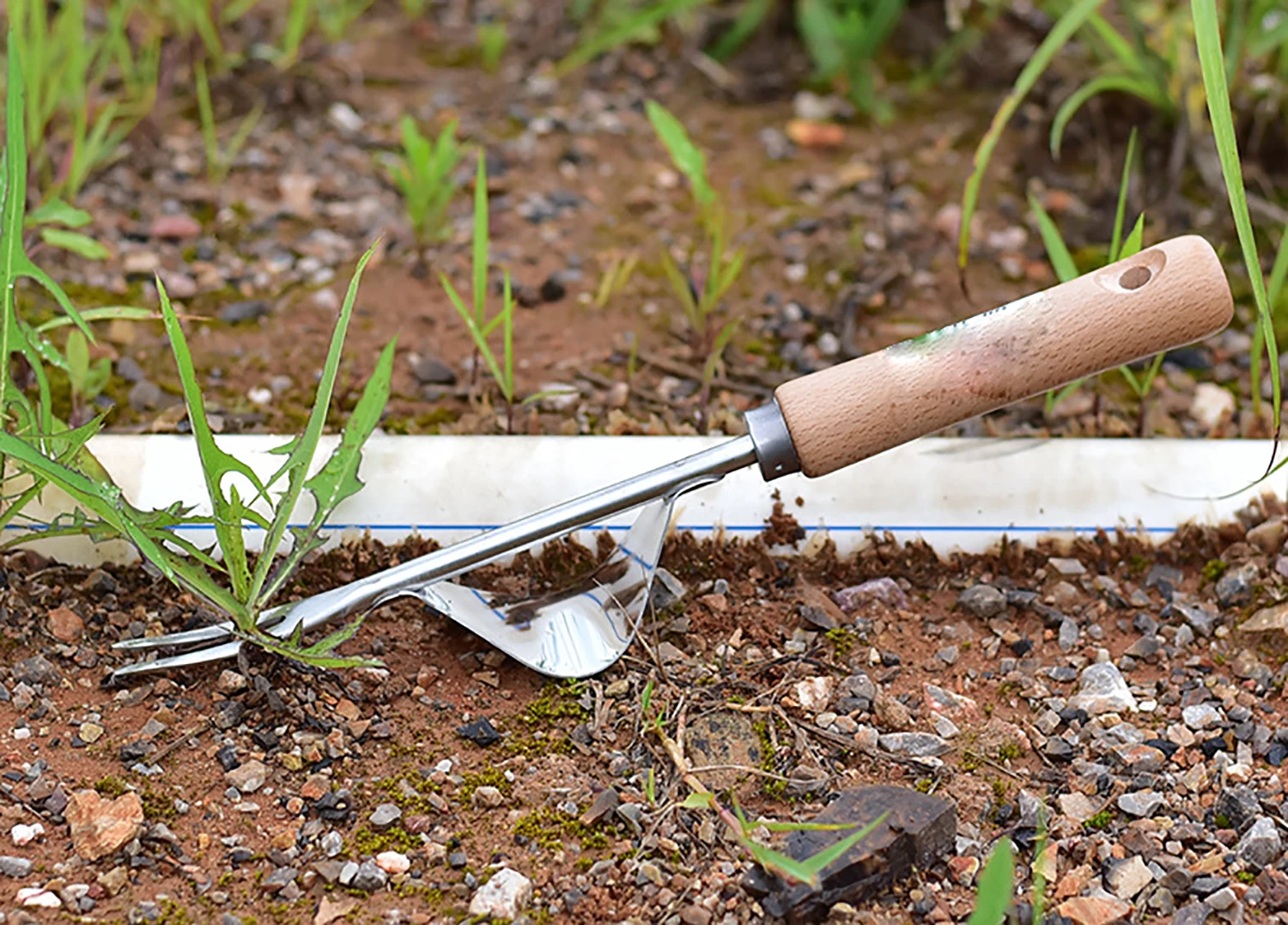 

Manual Hand Weeder With Wooden Handle Garden Farmland Puller Removal Cutter Seedling Transplanting Tool Weed Shovel