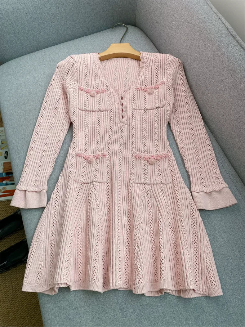 فستان محبوك بأكمام واسعة ورقبة على شكل حرف V وردي، أنيق وأنيق. فستان نسائي على شكل حرف A مرصع بالألماس وزر مطرز بالخرز #5