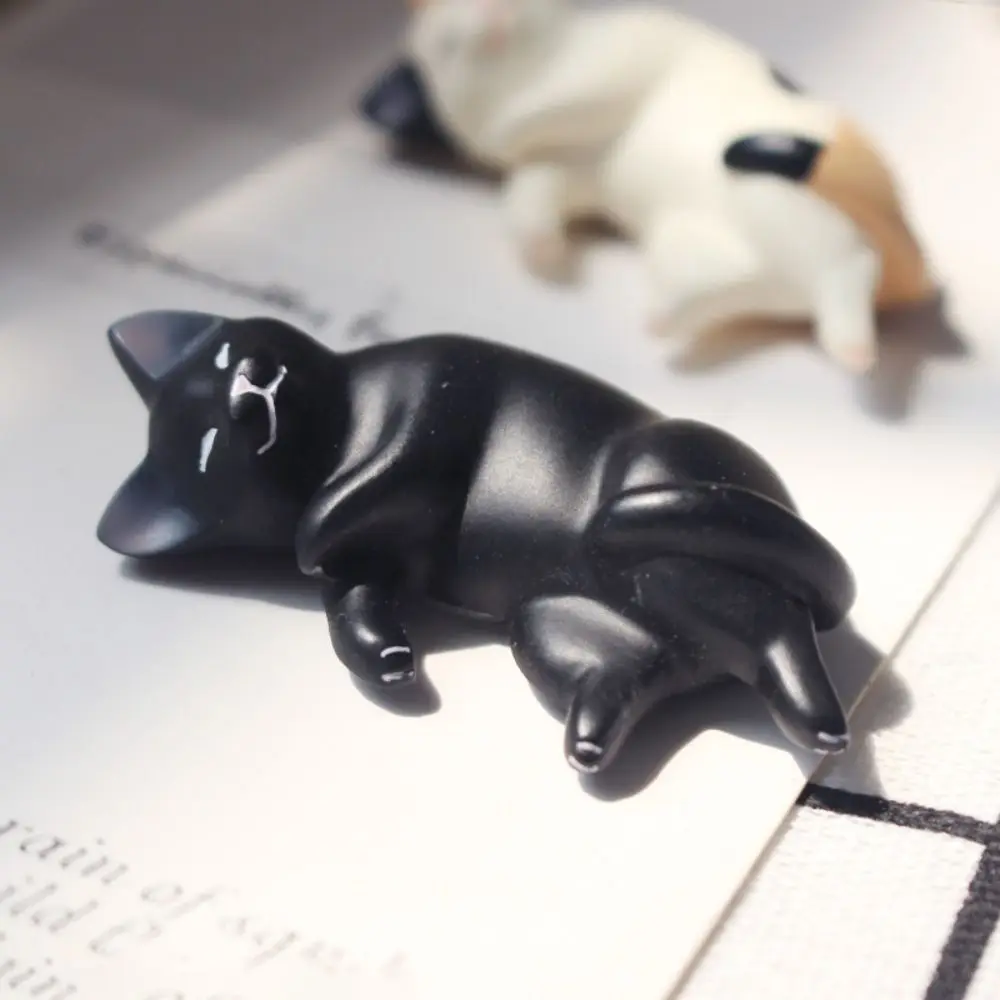 

Cute Simulated Cat Fridge Ornaments Simulation Handicraft Cat Resin Accessories Sleep Cat Resin Lazy Cat Miniatures Car