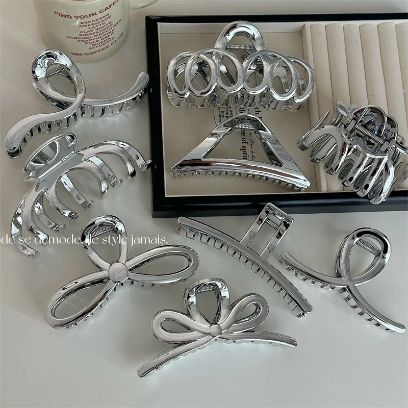 

Metal Alloy Bow Hair Claw Clips Large Size Silver Color Exquisite Clamps Grab Headwear Shark Clip Sweet Women Hair Accessories