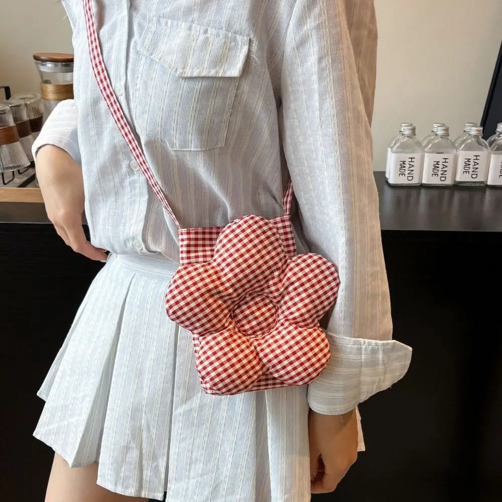 

Literary Sweet Plaid Flower Crossbody Bag Cloth Cute Large Capacity Shoulder Bag Storage Bag Portable Ins Messenger Bag Vacation