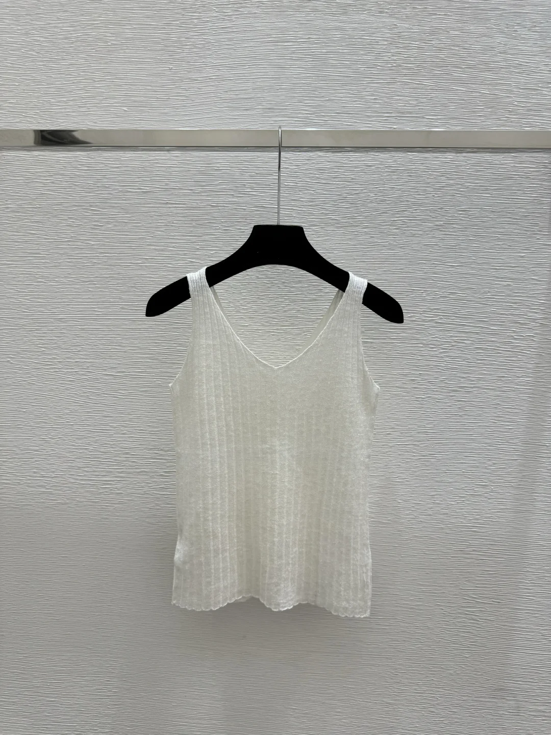 

New Early Spring Style Solid Color Simple V-Neck Knitted Vest Cardigan For Women