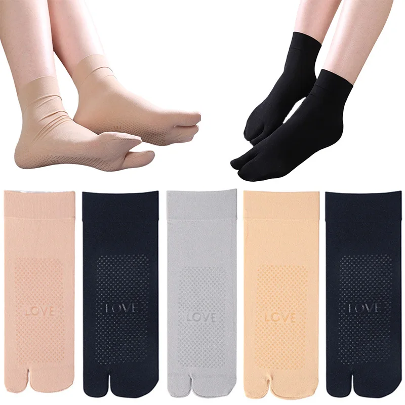 

3Pairs Women Split Toe Socks with Anti-Slip Rubber Sole, Ultra Thin Breathable Two-Toe Socks for Home Floor & Daily Outfits, Machine Washable & Easy Care