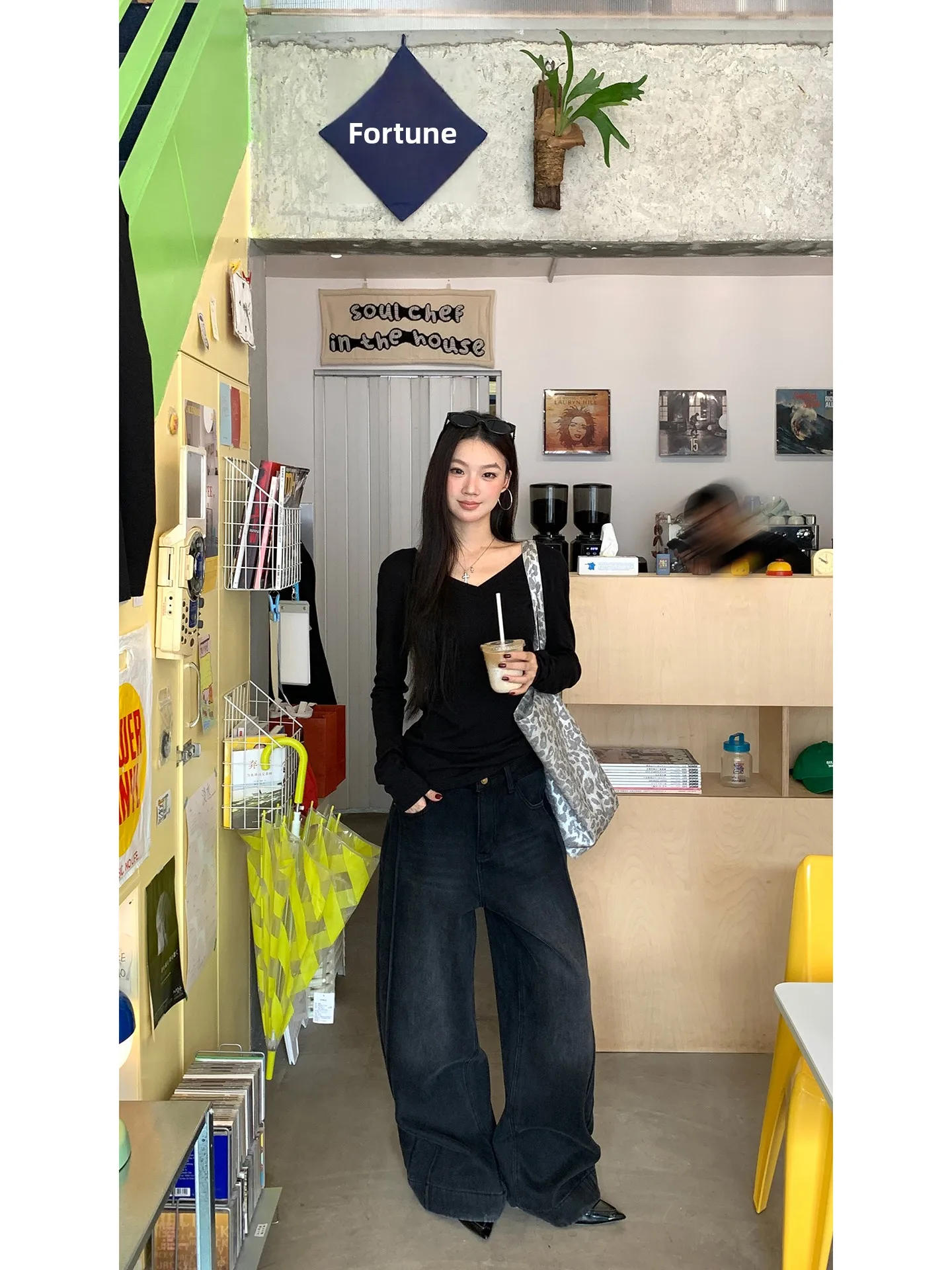 قميص أساسي أنيق بأكمام طويلة باللون الأسود للنساء في أوائل الخريف بتصميم جميل وفريد من نوعه على الطراز الكوري من ألياف البولي... #5