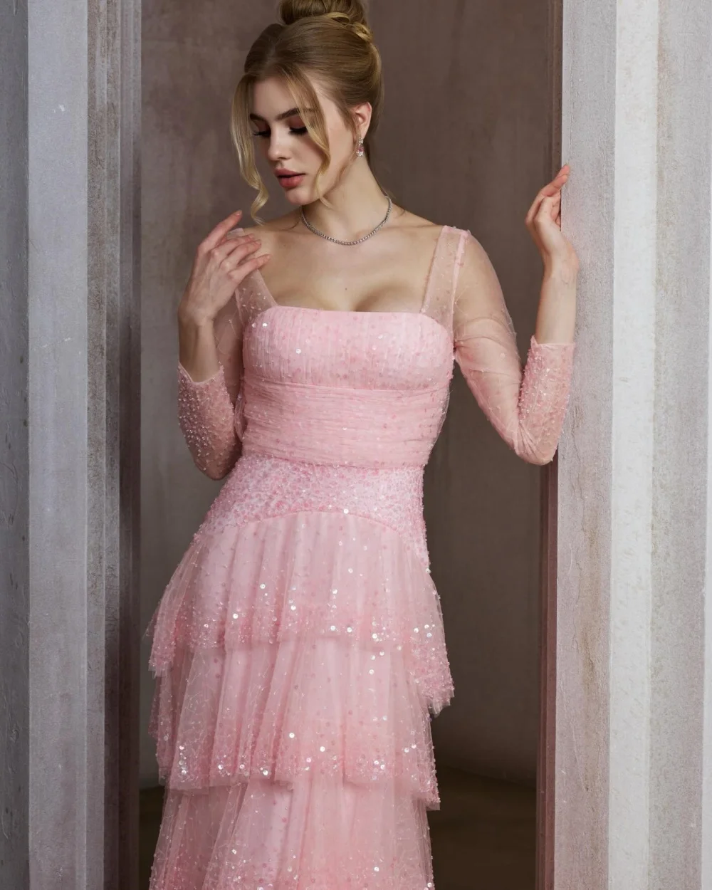 

Customized Sparkle Women Tulle Sequined Beading Straight Evening Dress Elegant Square Neck Long Sleeves Floor Lenght Party Gowns