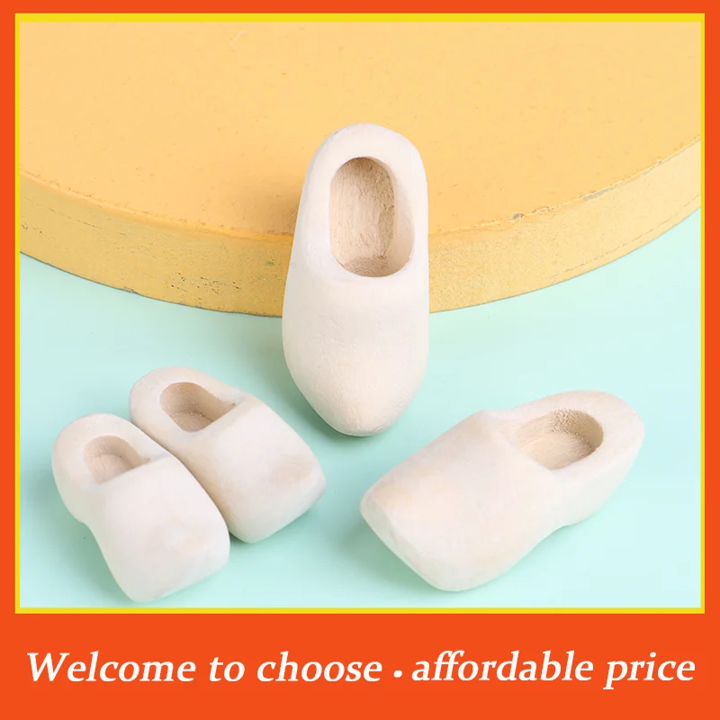 **TU 1Pair new 1/12 Dollhouse Miniature Wooden Shoes Simulation Scene Collocation Model DIY Accessories"