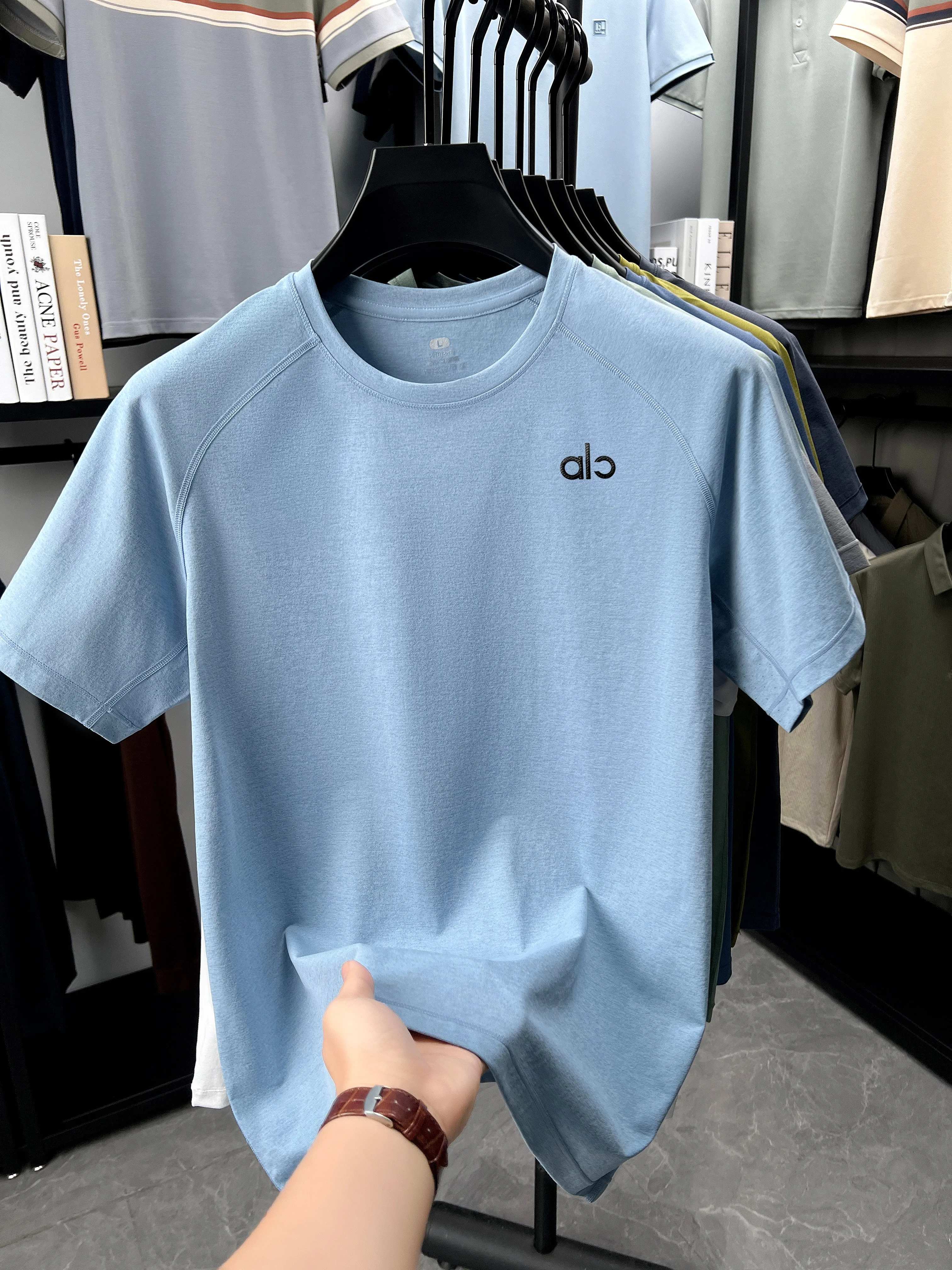 Sommermode-Marken-T-Shirt mit Rundhalsausschnitt und kurzen Ärmeln für Herren, bequemes und atmungsaktives, vielseitiges Alltags- und Sport-Oberteil – Detail 13
