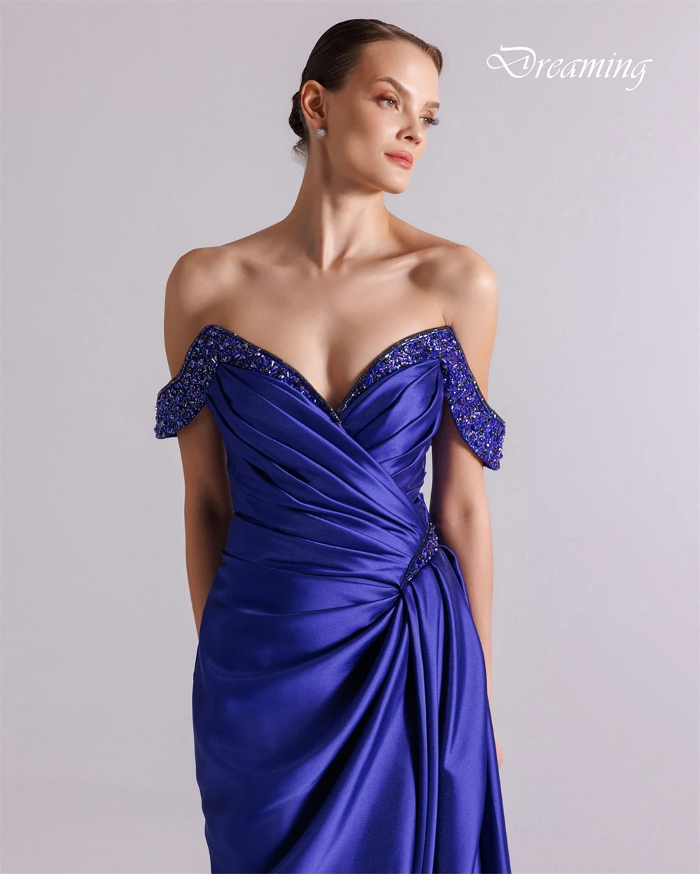 تخصيص الحديثة الأرجواني الساتان مساء اللباس أزياء قارب الرقبة قبالة الكتف حزب اللباس جودة عالية