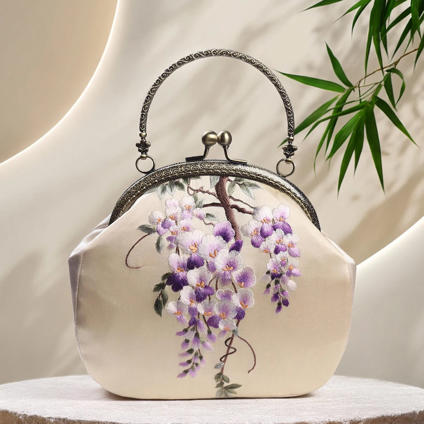 

Su Embroidery Ladies Handbag Crossbody Embroidered Hanfu Banquet Ethnic Style Gift Lock Buckle Handbag Square Shape